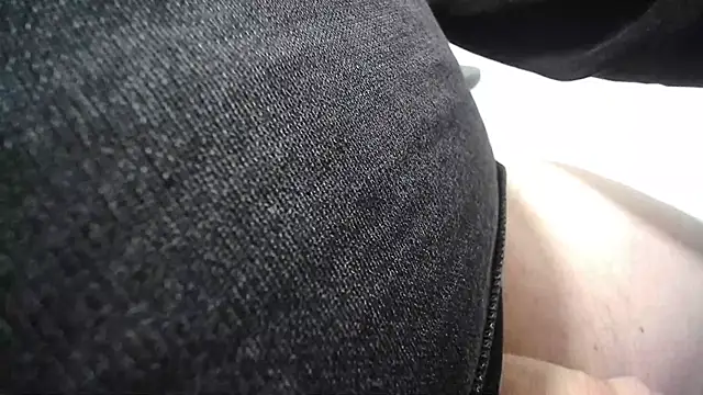 Snapshot of Mikeymike2024 chatting on November 3, 2025, 7:24 am Mikeymike2024 online show from November 3, 2025, 7:24 am