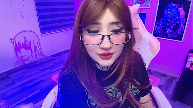 Snapshot of Miwa_violet chatting on June 5, 2026, 3:55 am Miwa violet online show from June 5, 2026, 3:55 am