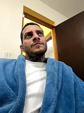 Christopherreis online show from October 16, 2025, 1:25 am