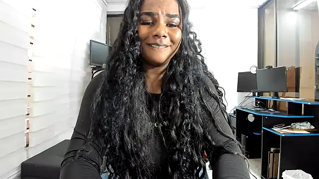 Snapshot of MAREIA_25 chatting on May 21, 2026, 4:15 pm MAREIA 25 online show from May 21, 2026, 4:15 pm