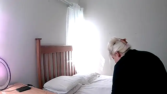 Snapshot of Miahotmilf chatting on February 23, 2025, 1:42 pm Miahotmilf online show from February 23, 2025, 1:42 pm