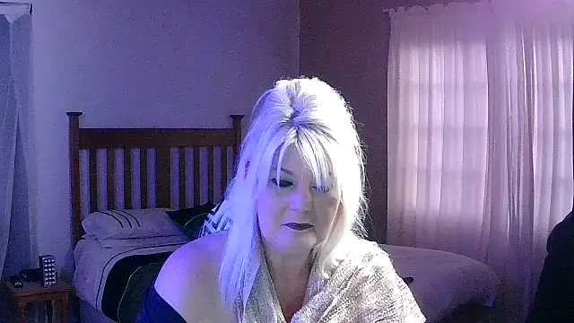 Miahotmilf online show from February 13, 2026, 5:57 pm