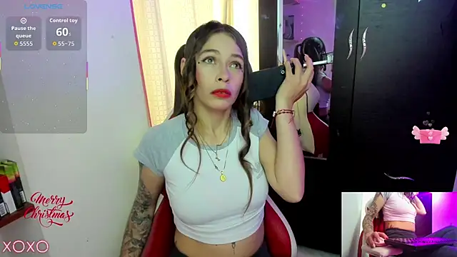 sweetlittlelisa online show from December 22, 2025, 9:37 pm