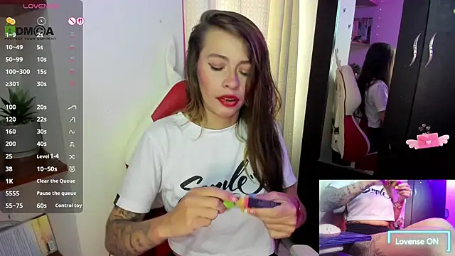 Snapshot of sweetlittlelisa chatting on November 19, 2025, 9:59 pm sweetlittlelisa online show from November 19, 2025, 9:59 pm