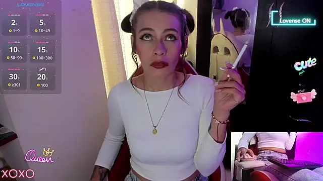 sweetlittlelisa online show from February 10, 2026, 7:46 pm