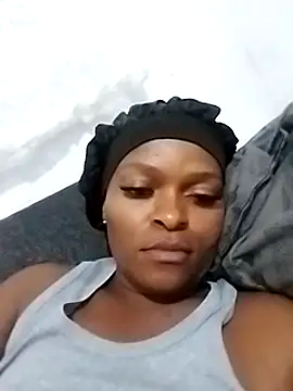 Snapshot of lovelyassbitch chatting on January 14, 2025, 5:08 am lovelyassbitch online show from January 14, 2025, 5:08 am