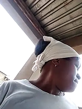 Snapshot of lovelyassbitch chatting on March 11, 2025, 12:06 pm lovelyassbitch online show from March 11, 2025, 12:06 pm