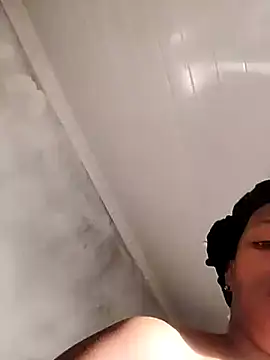 Snapshot of lovelyassbitch chatting on February 15, 2025, 6:02 am lovelyassbitch online show from February 15, 2025, 6:02 am