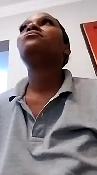 Snapshot of lovelyassbitch chatting on March 14, 2025, 9:32 pm lovelyassbitch online show from March 14, 2025, 9:32 pm