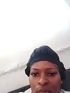 Snapshot of lovelyassbitch chatting on January 31, 2025, 4:36 am lovelyassbitch online show from January 31, 2025, 4:36 am