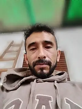 weedmanhot28 online show from April 25, 2026, 7:11 am