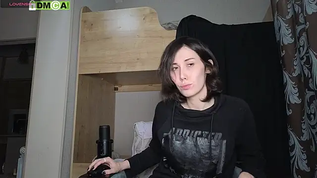 KawaiiNullify online show from December 17, 2025, 9:09 pm