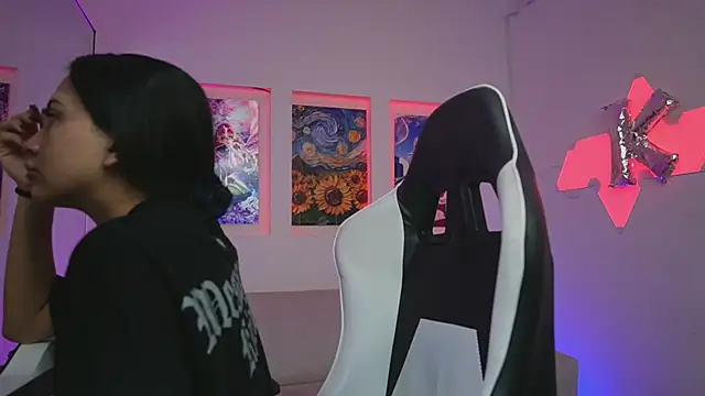 Snapshot of KayraOwen chatting on December 15, 2025, 12:11 pm KayraOwen online show from December 15, 2025, 12:11 pm