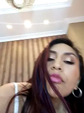 MonicaMoret online show from March 15, 2025, 3:27 pm