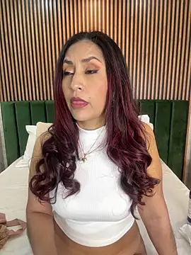 Snapshot of MonicaMoret chatting on February 5, 2026, 12:34 pm MonicaMoret online show from February 5, 2026, 12:34 pm