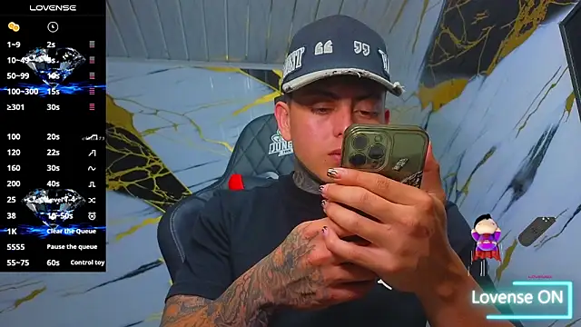 Kevin22 222 online show from December 19, 2025, 4:05 am