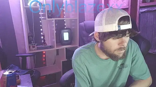 OnlyBlazexx online show from January 17, 2026, 3:32 am