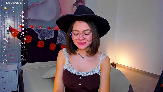 Kelly Cuutie online show from October 30, 2025, 1:04 am