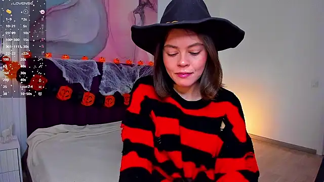 Kelly Cuutie online show from October 24, 2025, 1:26 am