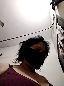 Snapshot of Tishani chatting on December 22, 2025, 2:01 am Tishani online show from December 22, 2025, 2:01 am