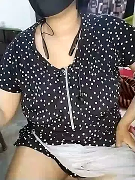 Snapshot of Tishani chatting on February 28, 2026, 4:06 pm Tishani online show from February 28, 2026, 4:06 pm