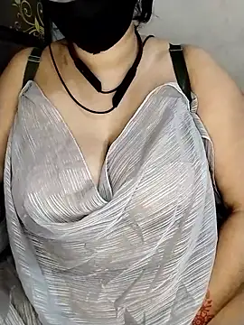 Snapshot of Tishani chatting on December 20, 2025, 2:58 am Tishani online show from December 20, 2025, 2:58 am