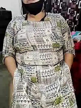 Snapshot of Tishani chatting on January 15, 2026, 3:32 am Tishani online show from January 15, 2026, 3:32 am