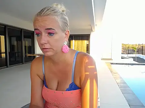 Snapshot of Wendysexyx chatting on December 3, 2025, 10:58 am Wendysexyx online show from December 3, 2025, 10:58 am