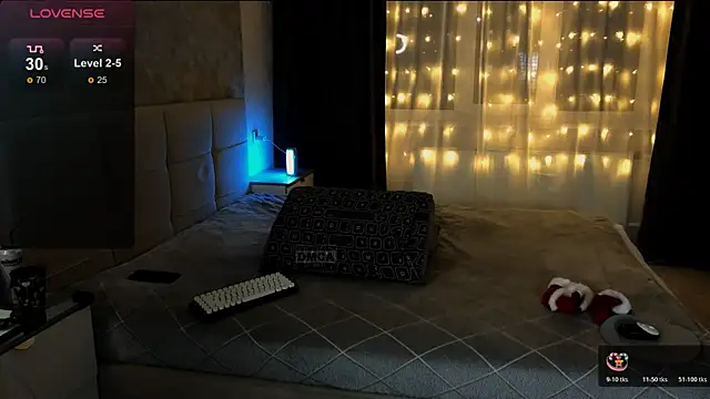 Snapshot of RoxieCrash chatting on December 20, 2025, 5:27 pm RoxieCrash online show from December 20, 2025, 5:27 pm