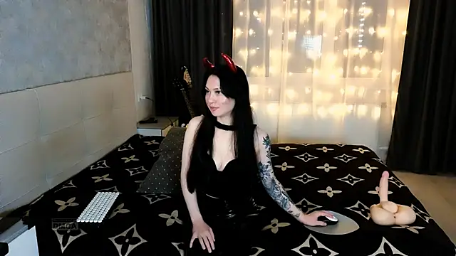 Snapshot of RoxieCrash chatting on January 12, 2026, 4:03 pm RoxieCrash online show from January 12, 2026, 4:03 pm