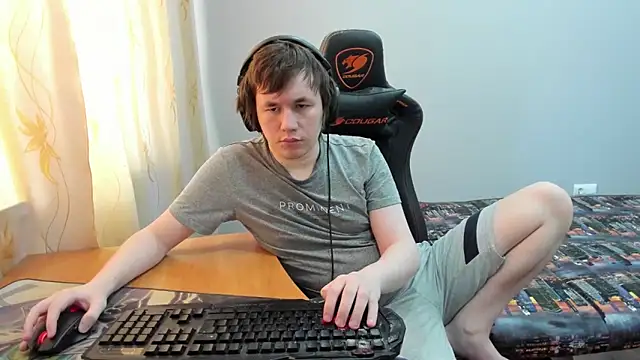 iliaskrislove online show from March 28, 2026, 8:37 am