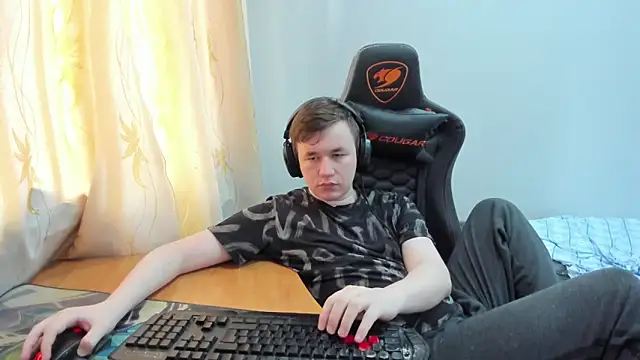 iliaskrislove online show from May 25, 2026, 2:38 pm