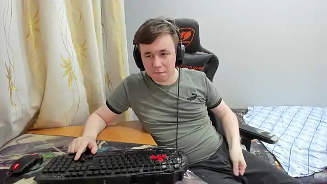iliaskrislove online show from May 20, 2026, 8:17 pm