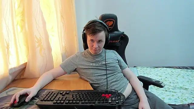 iliaskrislove online show from June 3, 2026, 6:47 am