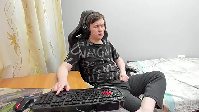 iliaskrislove online show from April 1, 2026, 1:30 am