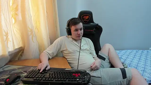 iliaskrislove online show from May 8, 2026, 9:46 am