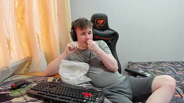 iliaskrislove online show from May 15, 2026, 12:41 am