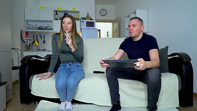 Snapshot of littlesweettifany chatting on November 13, 2025, 12:09 pm littlesweettifany online show from November 13, 2025, 12:09 pm