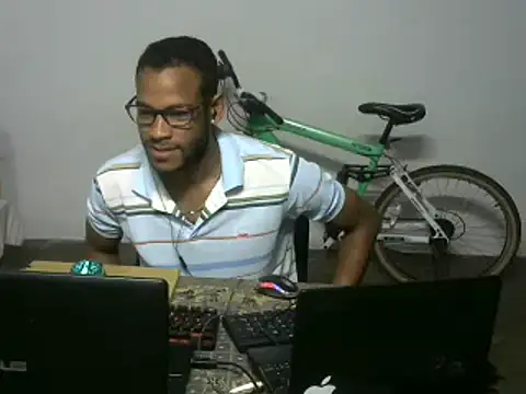 Snapshot of michel_sc chatting on December 16, 2025, 10:08 am michel sc online show from December 16, 2025, 10:08 am