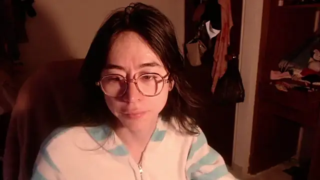 Snapshot of emily_pearl_ chatting on November 14, 2025, 10:41 am emily pearl online show from November 14, 2025, 10:41 am