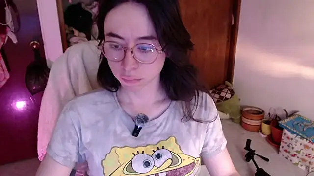 Snapshot of emily_pearl_ chatting on October 20, 2025, 9:59 pm emily pearl  online show from October 20, 2025, 9:59 pm