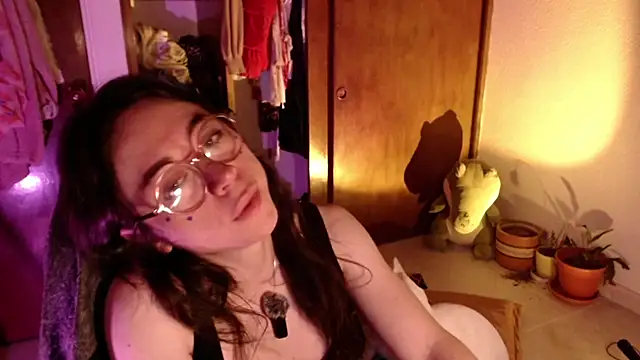 Snapshot of emily_pearl_ chatting on October 16, 2025, 7:49 am emily pearl  online show from October 16, 2025, 7:49 am