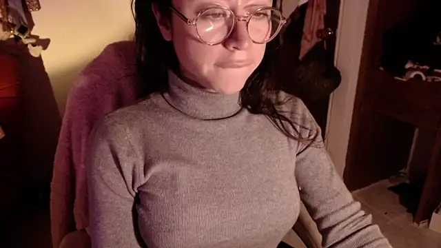 Snapshot of emily_pearl_ chatting on November 14, 2025, 10:57 pm emily pearl online show from November 14, 2025, 10:57 pm