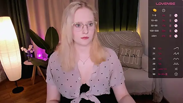 Aemilia  online show from March 11, 2025, 8:52 am