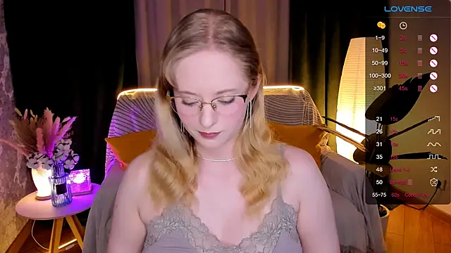 Aemilia  online show from January 13, 2026, 2:26 am