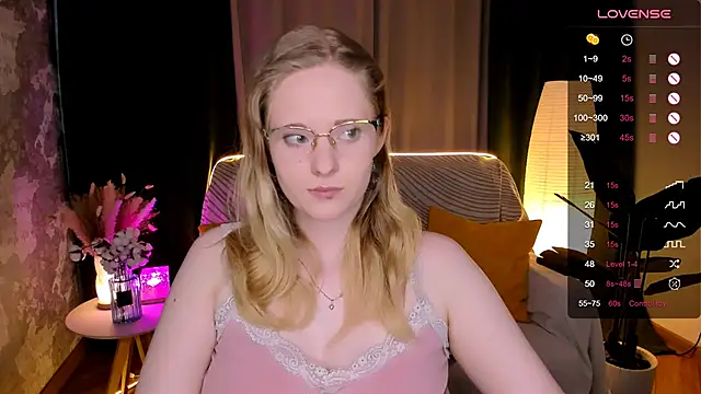 Aemilia  online show from March 4, 2026, 8:33 am