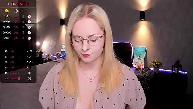 Aemilia  online show from March 16, 2025, 8:32 am