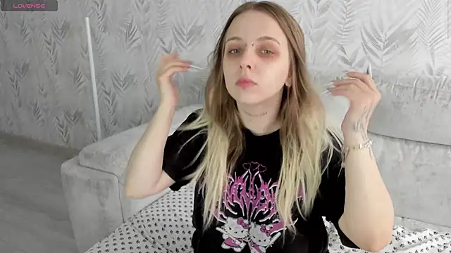 Alice Halle online show from April 15, 2026, 10:10 am