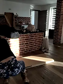 Snapshot of Linalicious chatting on February 3, 2025, 8:24 am Linalicious online show from February 3, 2025, 8:24 am