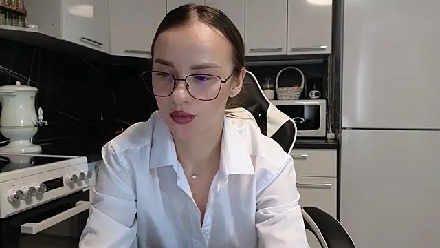 Snapshot of Strip-Lady chatting on February 17, 2025, 3:47 am Strip-Lady online show from February 17, 2025, 3:47 am